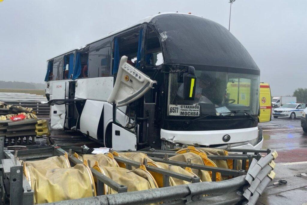 Опубликовано видео аварии с автобусом в Тульской области
