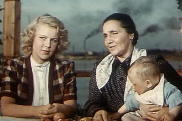 Вера Кузнецова в фильме «Большая семья» (1954)