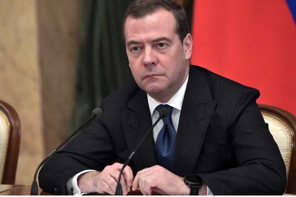 Медведев сообщил для Макрона и Мерца две плохие новости