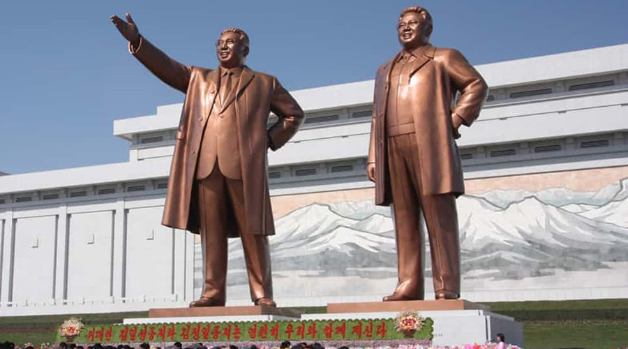 10 обычных вещей, за которые казнят в Северной Корее Северной, строит, буквально, граждане, Корее, радио, очень, просвещенный, которая, кланяться, обязаны, предводителей, Скульптурам, пугает, никого, статуя, Ленина, местные, какаято, часто