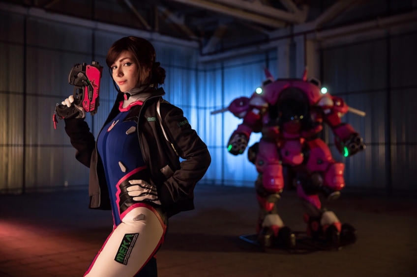 Overwatch Cosplay Battle — косплей-баттл для поклонников игры Blizzard Overwatch Cosplay Battle — косплей-баттл для поклонников игры Blizzard Overwatch Cosplay Battle