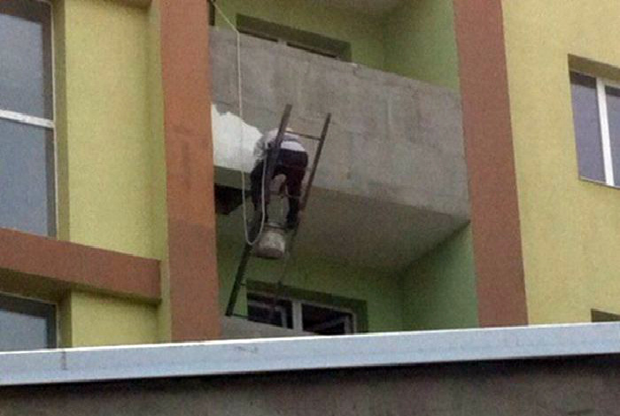 20 дурацких ситуаций из жизни сотрудников ЖКХ, глядя на которые не понятно - то ли плакать, то ли смеяться 20 дурацких ситуаций из жизни сотрудников ЖКХ, глядя на которые не понятно - то ли плакать, то ли смеяться