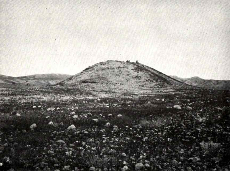 Холм на фотографии 1875 года. Пустынная местность Источник: https://bukvoed.livejournal.com/195721.html