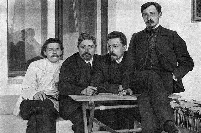 М. Горький, Д. Н. Мамин-Сибиряк, Н. Д. Телешов и И. А. Бунин. Ялта, 1902