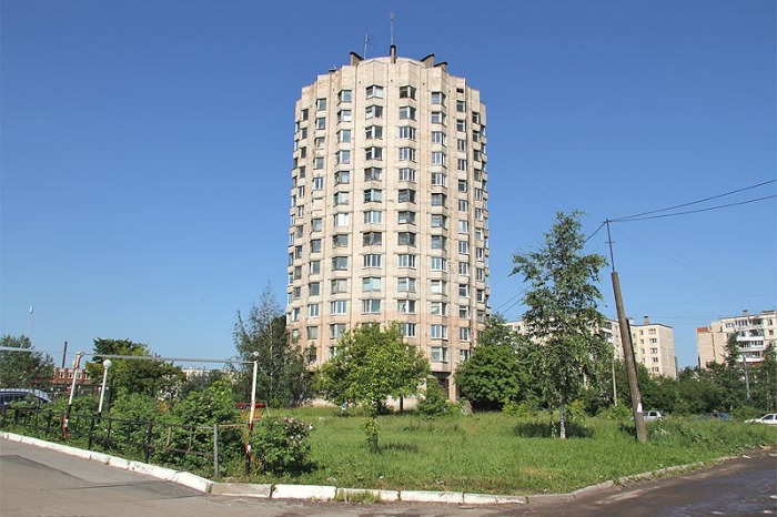 Дом-стакан в Питере: для чего в городе на Неве строили здания-коммуны, похожие на кукурузу