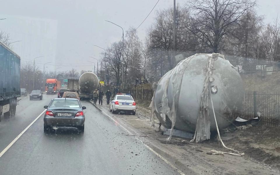 Грузовик врезался в мост на Южной окружной в Рязани