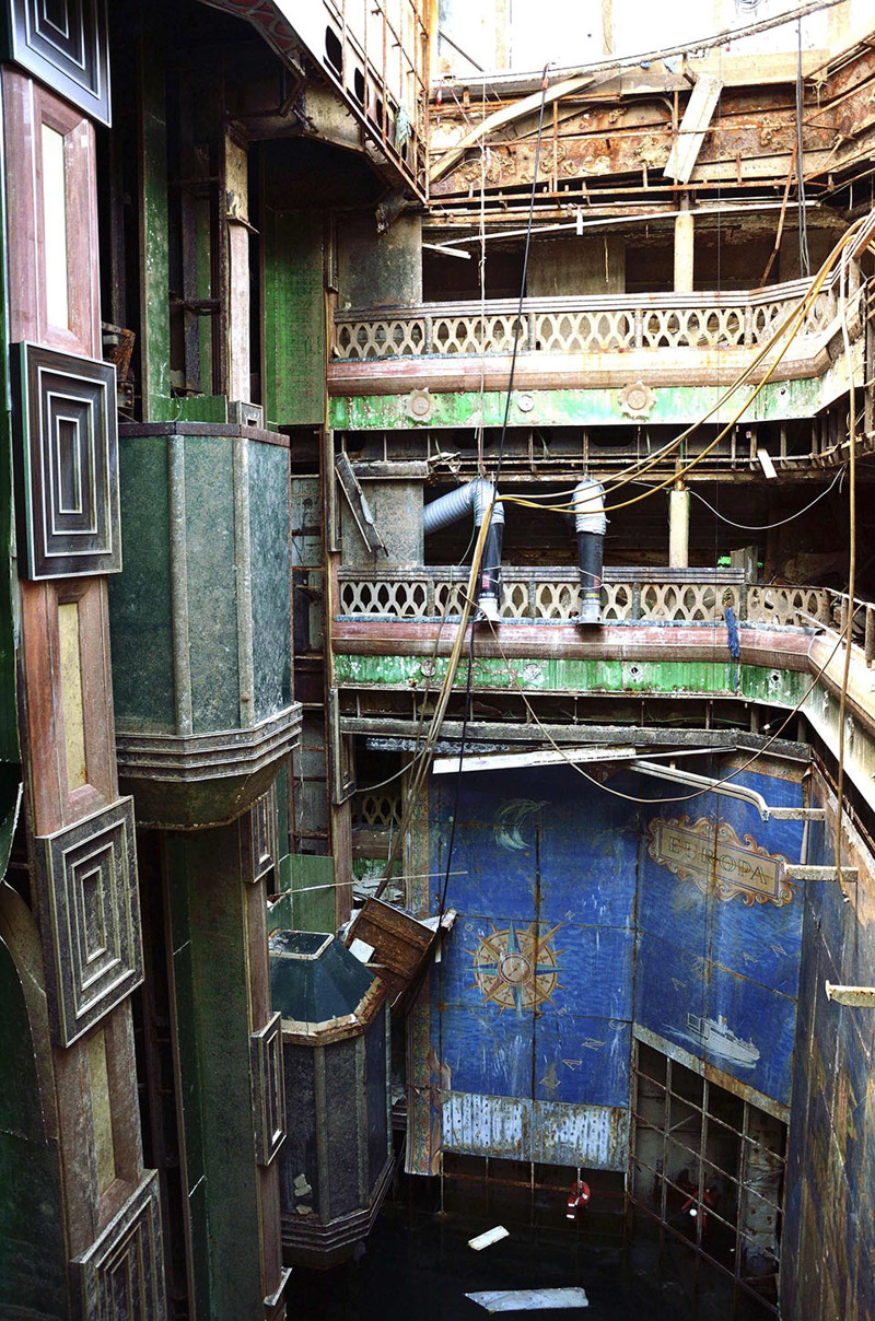 Часть гигантского лифта погружена под воду коста конкордия, крушение, лайнер, фотография