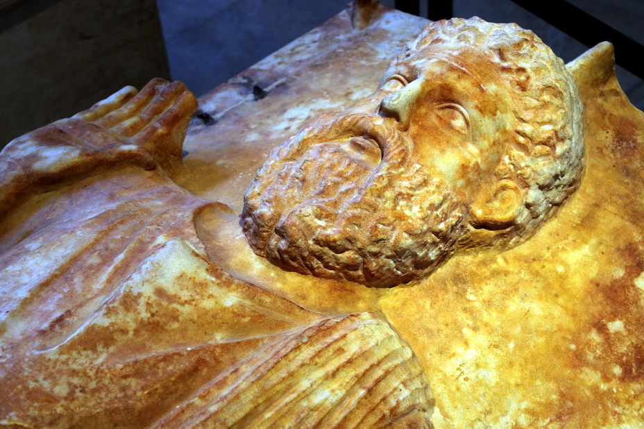 ​Горельеф с саркофага карфагенского священнослужителя. Этот прекрасный образец древней скульптуры в настоящее время находится в Лувре - Мегаполис, стёртый с лица земли | Warspot.ru