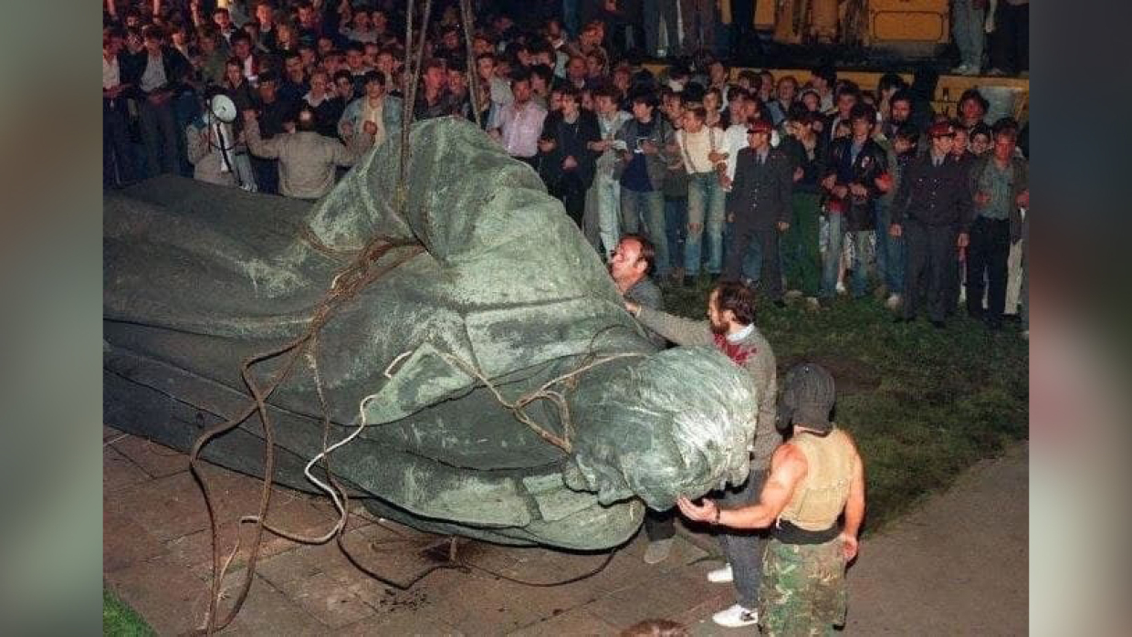 Малькевич призвал провести широкую дискуссию о восстановлении памятника Дзержинскому