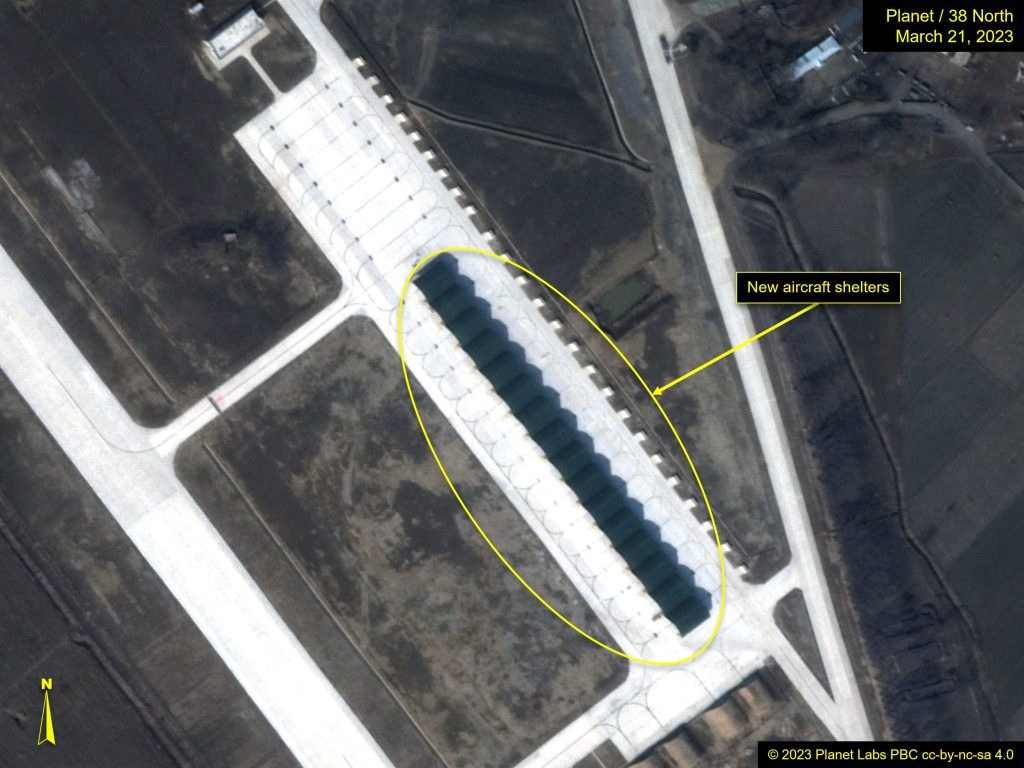 Вчера в сети появилась информация, что в результате "прилетов" был якобы поврежден истребитель пятого поколения Су-57 находившийся на стоянке аэродрома в Ахтубинске.-6