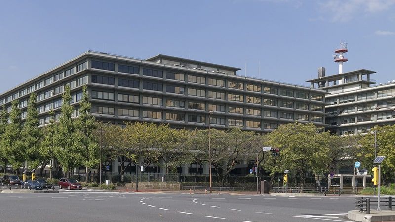 Япония ввела санкции против двух российских банков