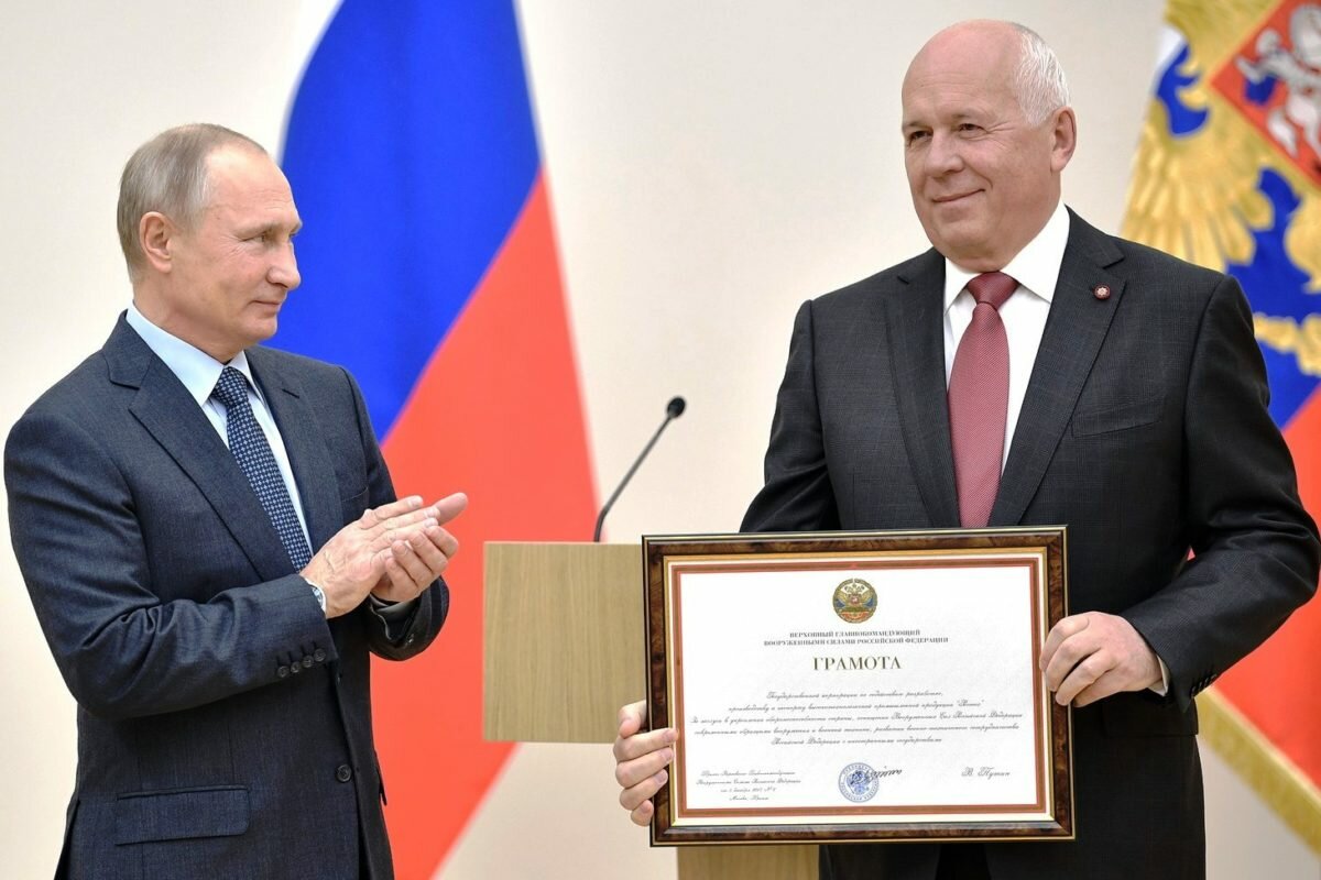 Фото взято из интернета в открытом доступе. Сергей Чемезов и Путин.