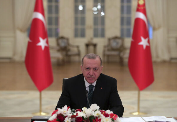Президент Турции Реджеп Тайип Эрдоган в своём офисе в Анкаре, Турция, 22 апреля 2021 года