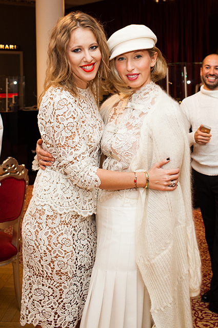 Вот теперь нулевые точно вернулись: Ксения Собчак и Ульяна Цейтлина вместе путешествуют по Италии Новости