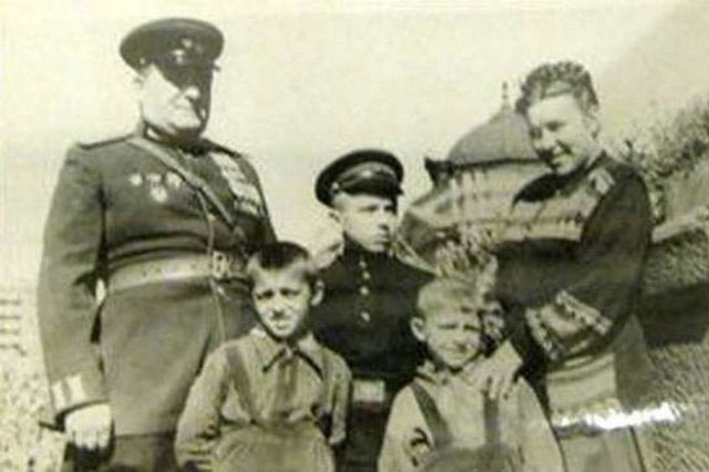 Сын полка, гвардии рядовой Сереженька - самый молодой солдат Великой Отечественной войны Сын полка, гвардии рядовой Сереженька - самый молодой солдат Великой Отечественной войны Дети,Жизнь,Истории