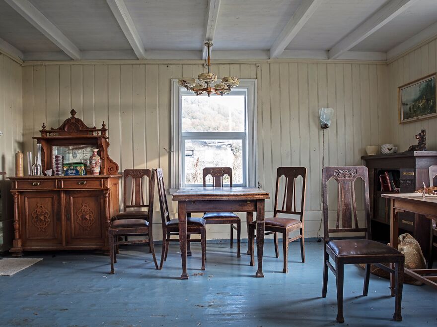 Жуткий заброшенный особняк в Норвегии Петра, деревню, только, Седруп, делает, годов, Лейдульф, построен, комната, всегда, имени, 1980х, входа, главного, скончался, слугДетали, помещениями, входом, никогда, часть