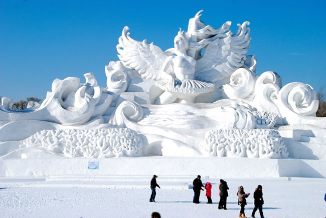 Snow-Ice-Festival-—-Harbin-China