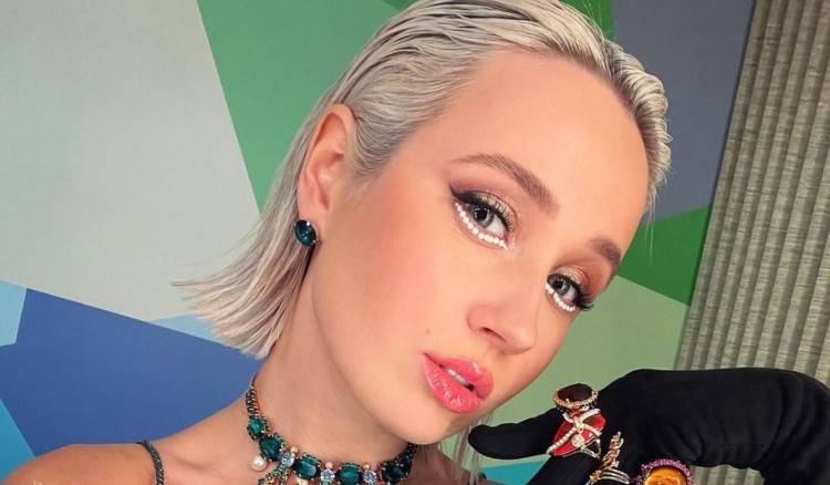 Телеведущая Ангелина Вовк нелестно отозвалась о певице Клаве Коке Шоу-бизнес