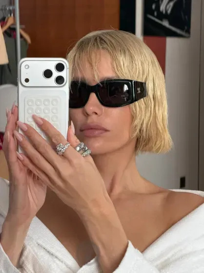 Елена Перминова намекнула на помолвку с бойфрендом Тарасом Романовым Перминова, ПерминоваЕлена, кольцо, Тарас, кольцом, пальце, Лебедевым, соцсетях, РомановЕлена, безымянном, просто, вполне, инфлюенсером, предложение, модель, сделал, всётаки, начал, возможно, возлюбленной