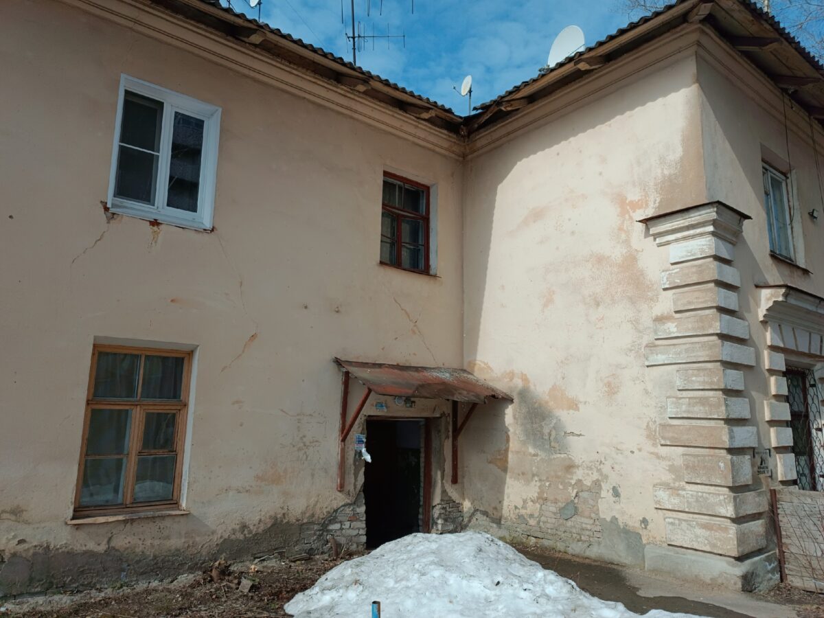 В Кинешме 126-летний аварийный дом мэрия хотели расселить только через 7 лет