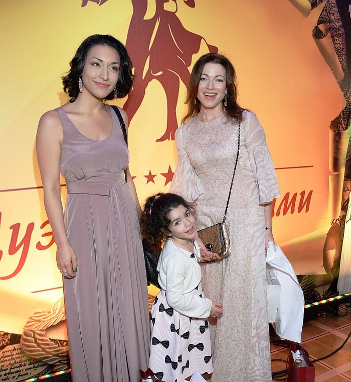 «Это лучшая версия меня»: Алёна Хмельницкая о красавице-дочери «Это лучшая версия меня»: Алёна Хмельницкая о красавице-дочери