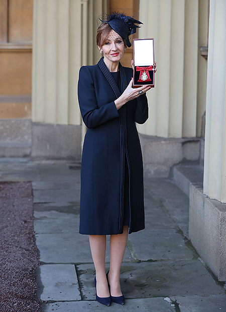 Джоан Роулинг получила редкий Орден Британской империи из рук принца Уильяма
