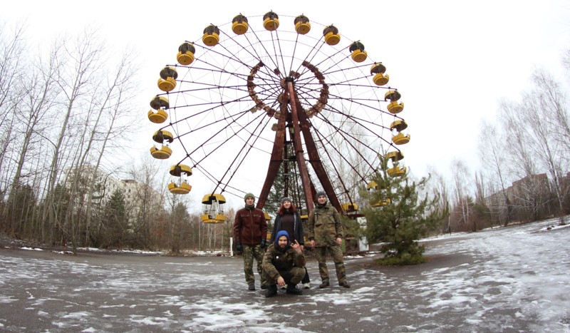 Фото на Память у колеса обозрения Припять, зона отчуждения, новый  год, чернобль