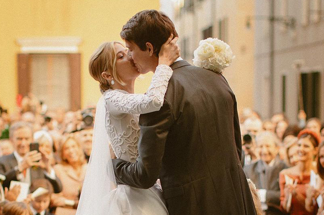 Появились новые фото со свадьбы сына миллиардера Бернара Арно: образ невесты и другие подробности