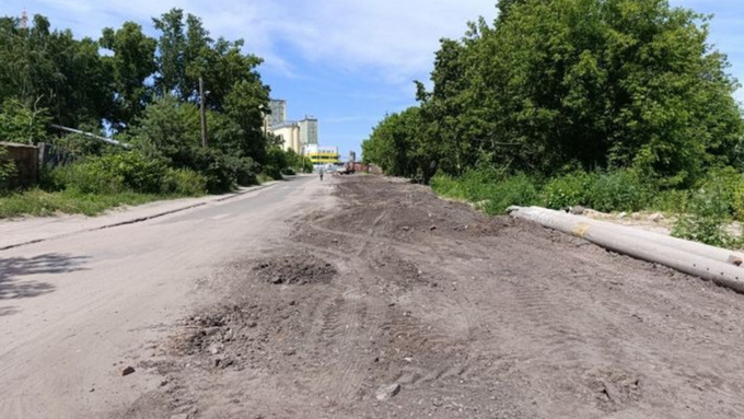 На Промышленной в Барнауле расчистили пространство для создания велопешеходной зоны