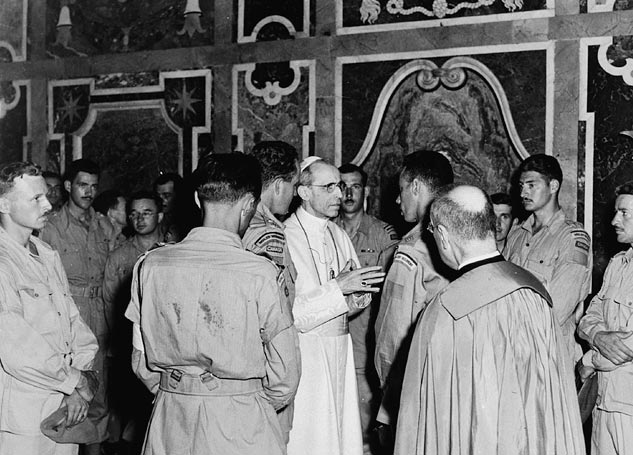Сделка с дьяволом: как ненависть к коммунизму довела папу римского Пия XII до союза с Рейхом 