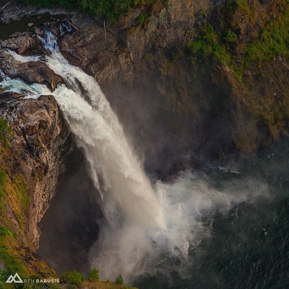20 фотографий, 
доказывающих, 
что водопады сверху 
выглядят еще круче
