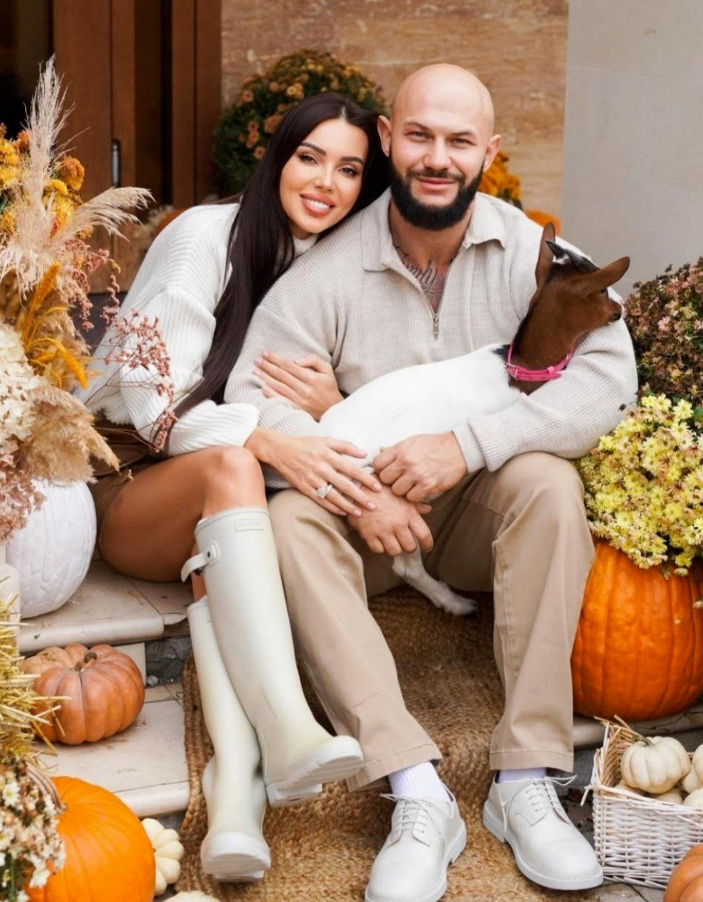 Родители Оксаны Самойловой впервые прокомментировали ее развод с Джиганом: «Он не контролирует себя» Самойлова, миллионов, Джиган, после, Оксана, чтобы, блогерша, разводе, реалитишоу, Оксаны, детей, время, очень, напал, кажется, Давида, заявление, Джиганом, «Быть, когда