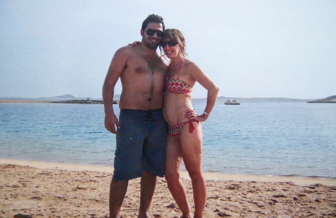 Горбатая любовь: пенсионерке придется заплатить красавчику из Египта, который соблазнил ее верблюдами заграница,история,поездка,путешествие,турист