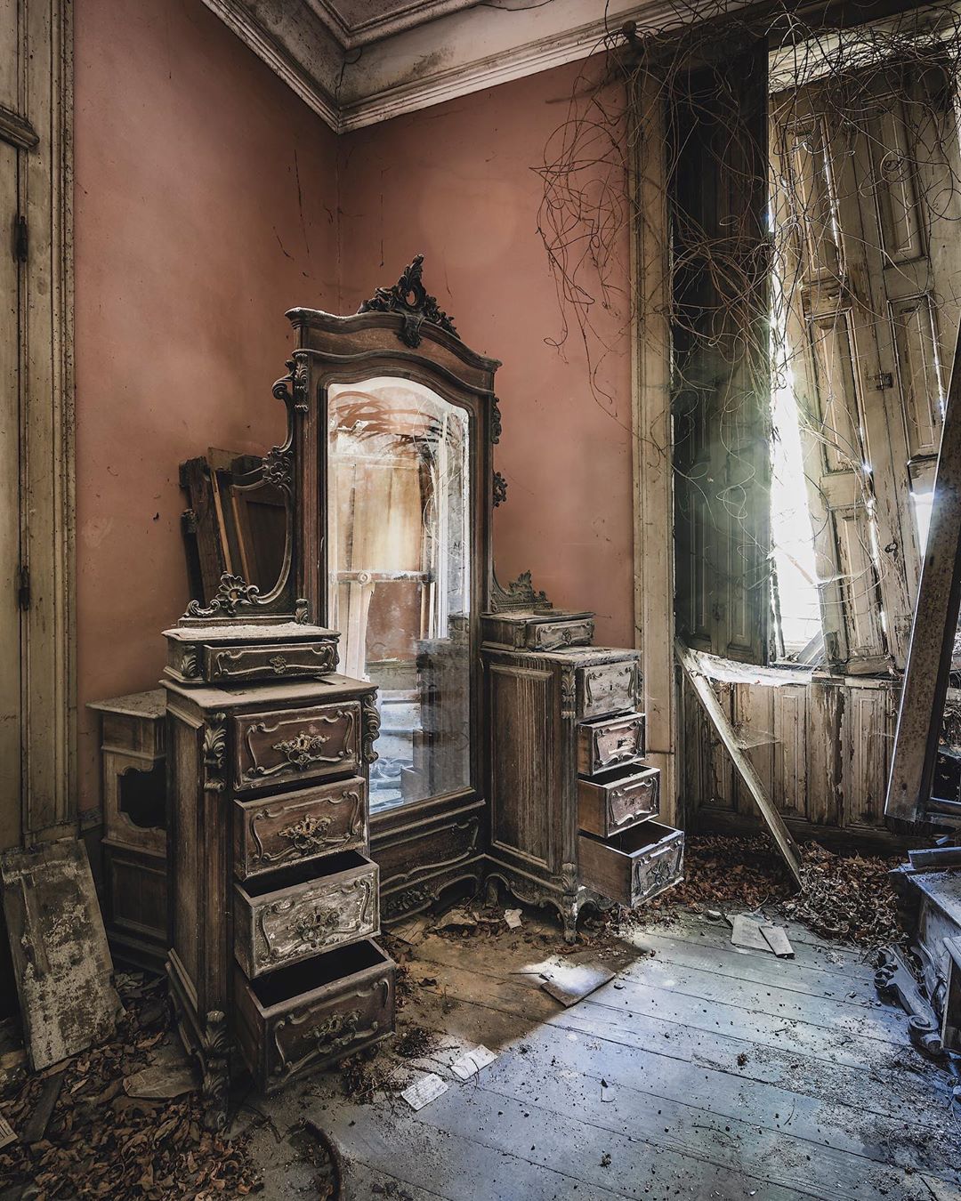 Непередаваемое очарование покинутых мест на чудо-снимках Саймона Йонга заброшенное,заброшки,тревел-фото