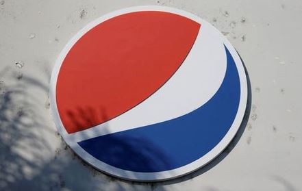 Логотип Pepsi в Ирвиндейле, Калифорния, США, 11 июля 2017 года. REUTERS/Mario Anzuoni