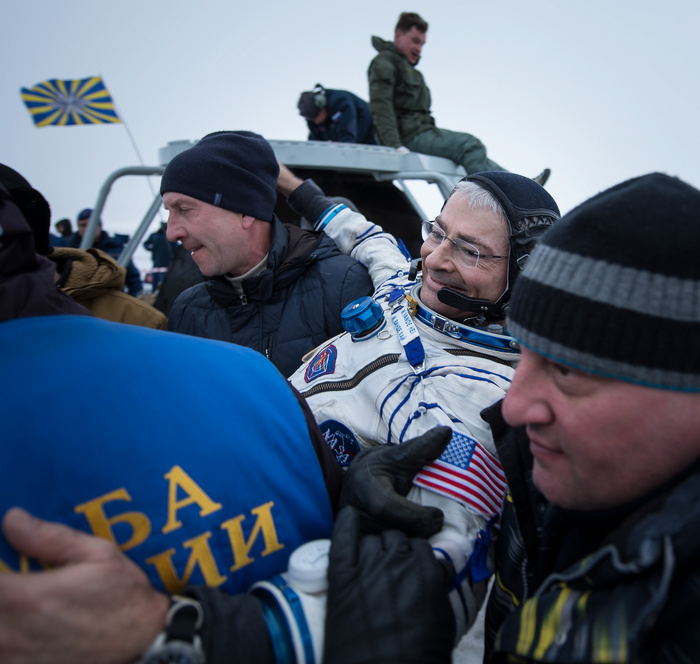 Экипаж ТПК Союз МС-06 вернулся на Землю космонавт, союз мс-06, возвращение, космос, длиннопост, МКС, роскосмос, NASA