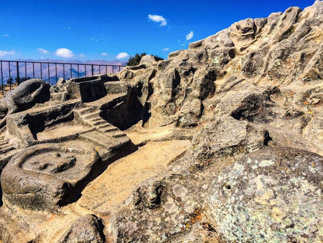 Фото взято с сайта: https://www.amusingplanet.com/2016/07/sayhuite-stone-ancient-hydraulic-scale.html