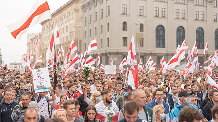 ОНИ КРИЧАТ "SOS": ФИГУРАНТЫ "СЕКРЕТНОЙ ПАПКИ" ЛУКАШЕНКО ФИНАНСИРОВАЛИСЬ ИЗ РОССИИ?