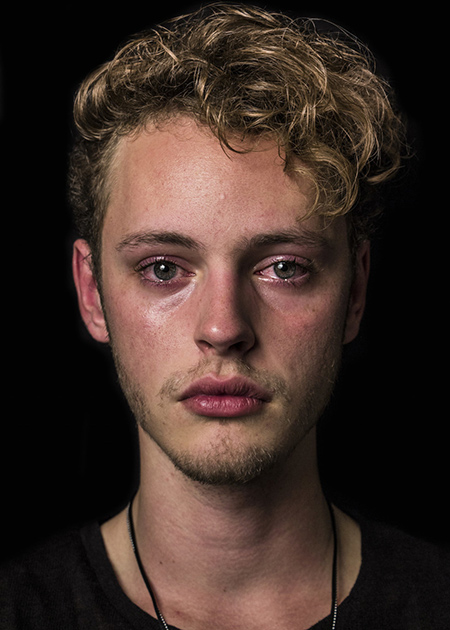 Фотопроект о плачущих мужчинах, разрушающий известные стереотипы