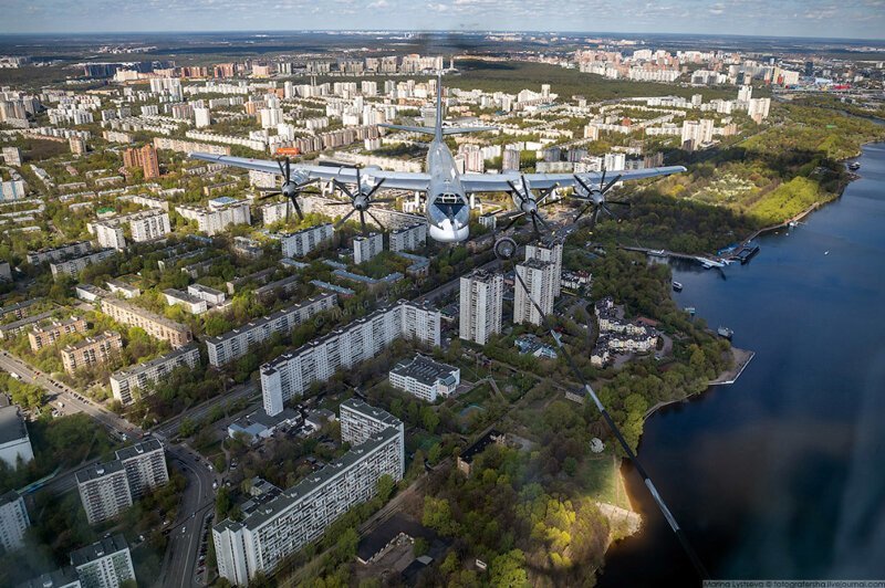 Москва из кабины самолета Ил-78 Москва из кабины самолета Ил-78