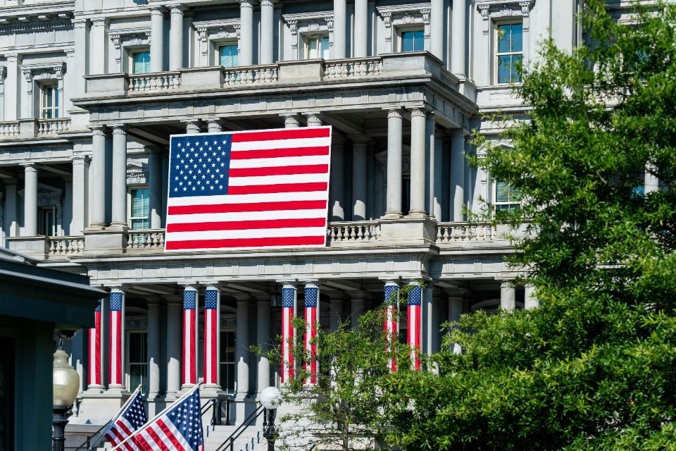 «Так жить нельзя» по-американски Политика