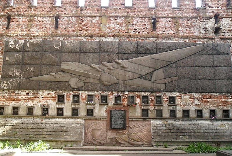 Загадка гибели самолета-гиганта “Максим Горький” Горький”, “Максим, Благин, самолета, самолет, Горького”, полета, время, высшего, “Максима, делать, катастрофы, крыла, самолетом, который, метров, фигуры, пилотажа, полет, летчик