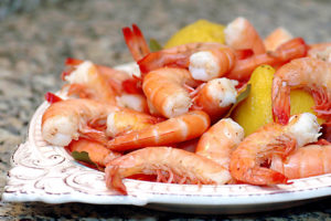 Как варить креветки: лучшие рецепты