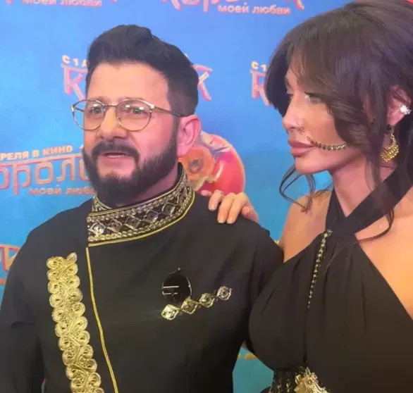 Михаил Галустян впервые вышел в свет с новой девушкой Галустян, Лилия, КиосеМихаил, назад, возлюбленной, визажисткой, Киосе, известно, вместе, Виктория, области, гриму, художницей, работает, немного, Архангельской, родом, телепроектах, артиста, 35летней