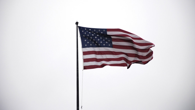 Американские дипломаты сожгли флаги США перед вылетом из Кабула Политика
