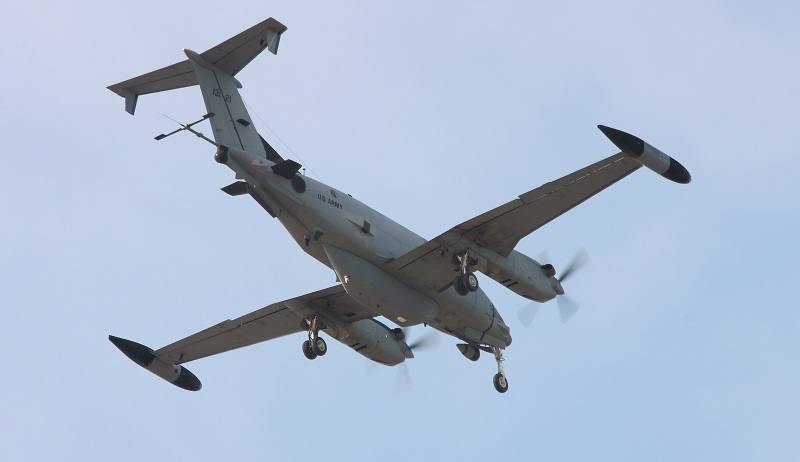 Самолеты радиотехнической разведки Beechcraft RC-12 Guardrail Самолеты радиотехнической разведки Beechcraft RC-12 Guardrail ввс