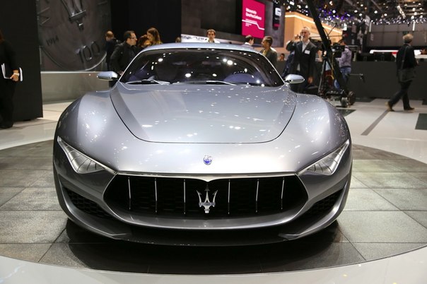 Автомобиль: Maserati Alfieri Впервые спорткар итальянского концерна Maserati был...