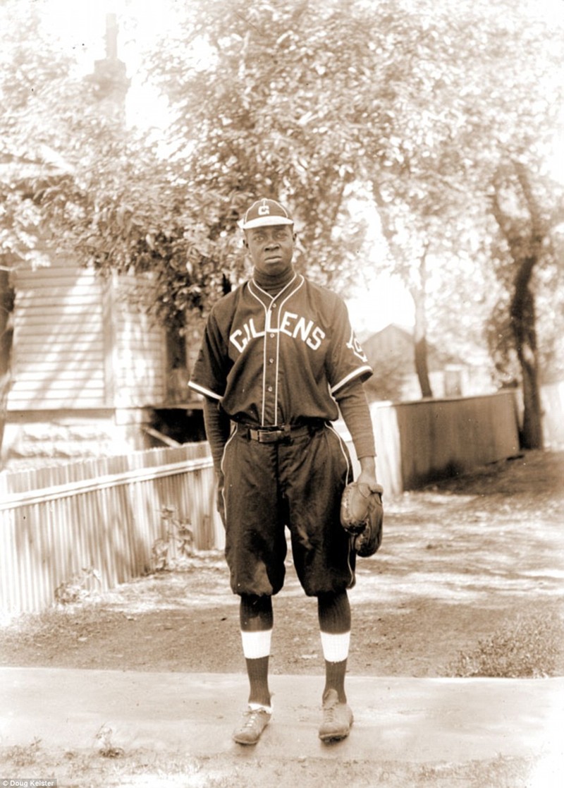 Игрок в бейсбол  афроамериканец, история, прошлое, сегрегация, фотография