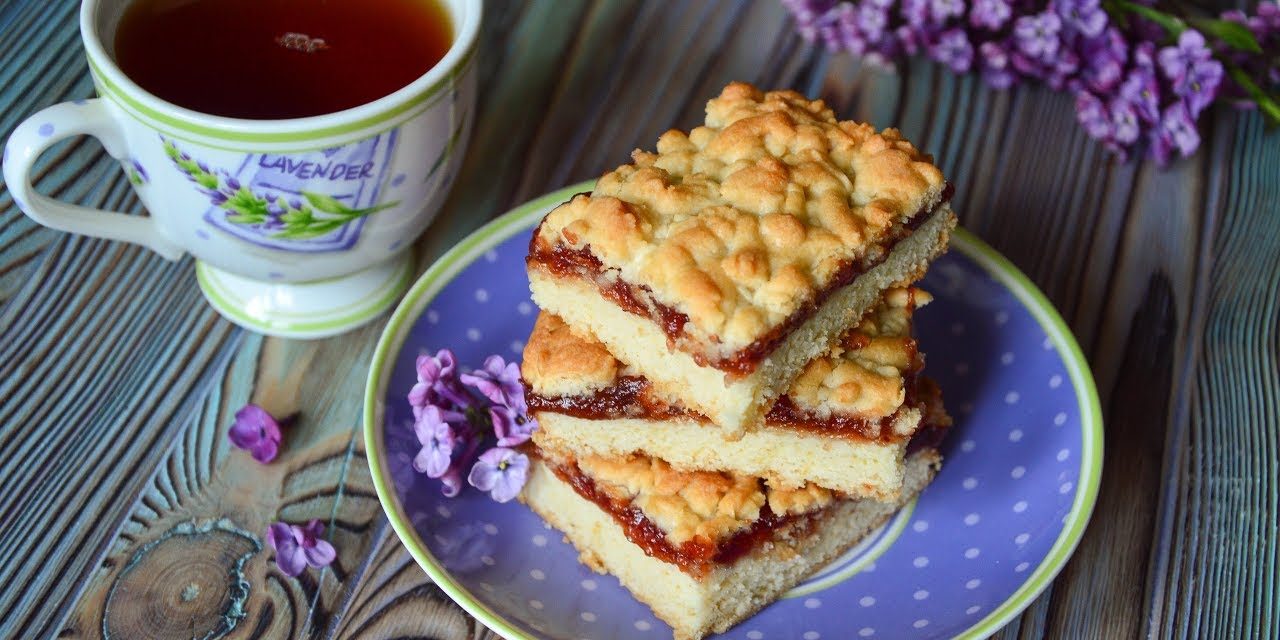 Пирог с маслом сливочным сахаром яйцом вареньем