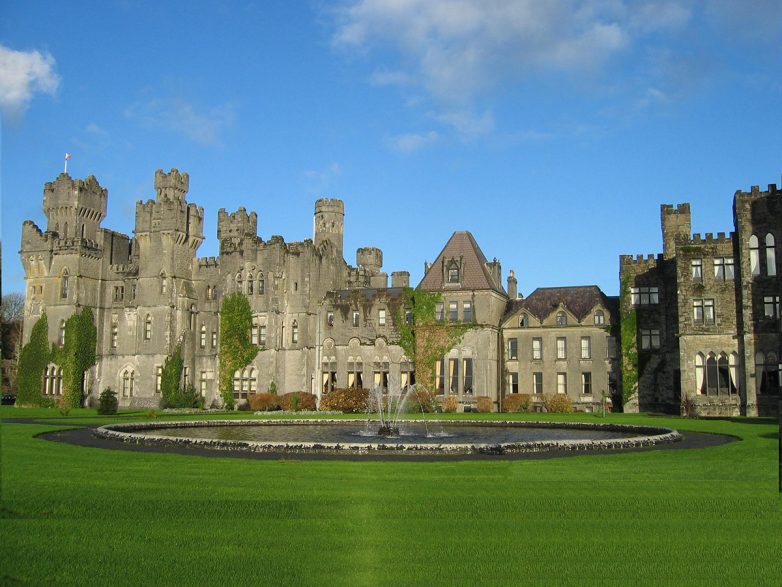 15 потрясающих старинных замков, в которых можно пожить, и это не шутка! Замок, построили, Ирландия, замок, Отель, Castle, находится, годах, построен, входит, Маркос, Либенштайн, Хосталь, Рейвенвуд, Шотландия, датируется, Замокотель, Лисмор, ЮНЕСКО, берегу